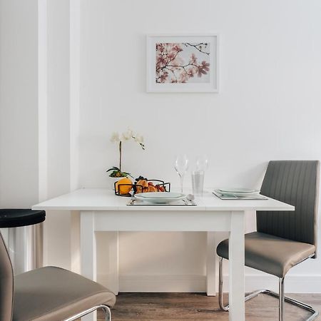 Central 2 Double Bedroom Flat With Parking Борнмут Экстерьер фото