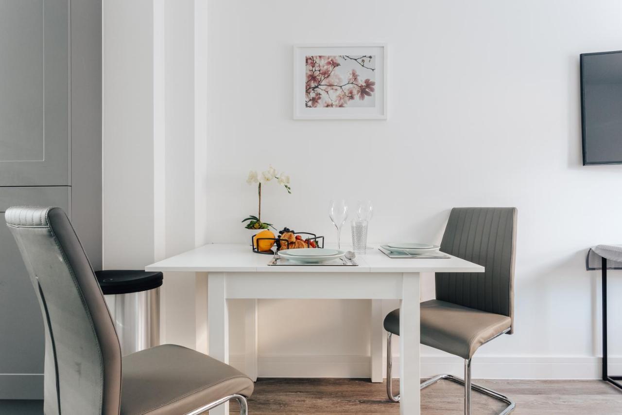 Central 2 Double Bedroom Flat With Parking Борнмут Экстерьер фото